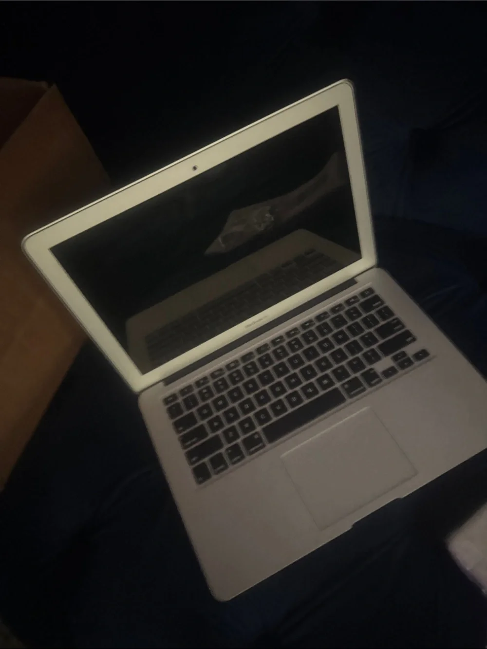 Apple laptop silver